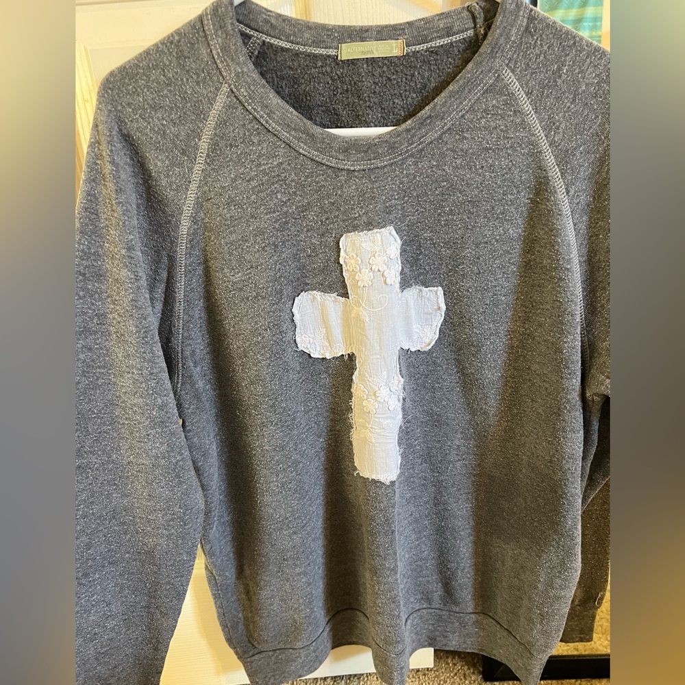 Sweatshirt with cross on it - very soft material size L